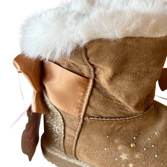 Juicy Couture NWT Size 13 Cozy Tan Girls Brown Faux Suede Boots with Bow (SH028) - Picture 9 of 10